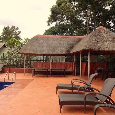 Governors Club Entebbe Buitenkant foto
