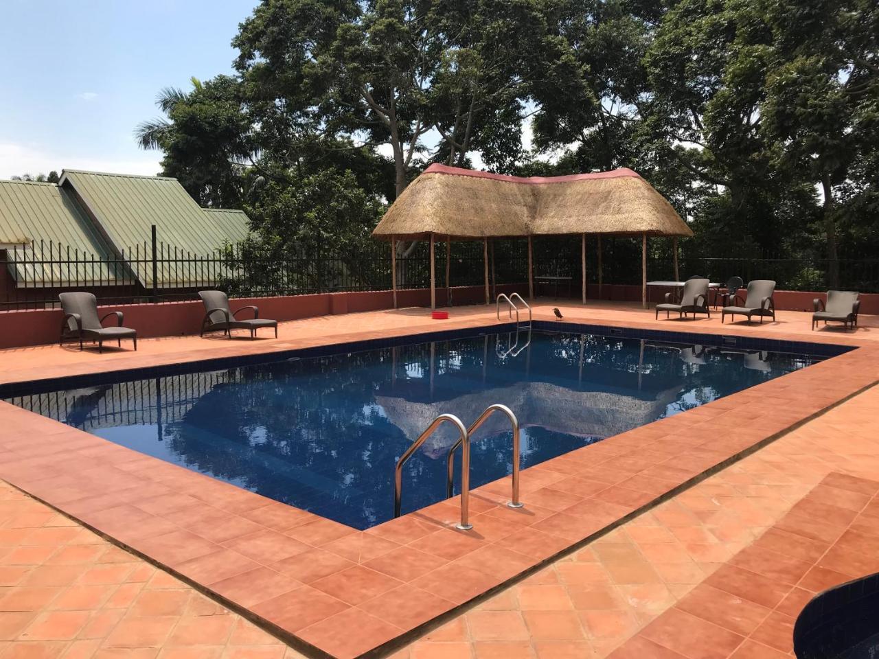 Governors Club Entebbe Buitenkant foto