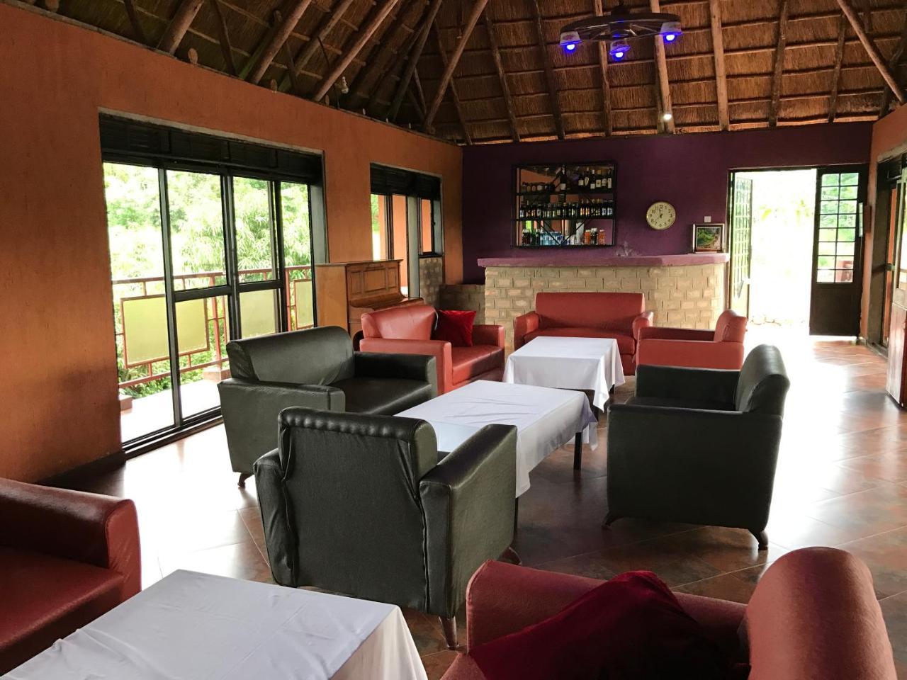 Governors Club Entebbe Buitenkant foto